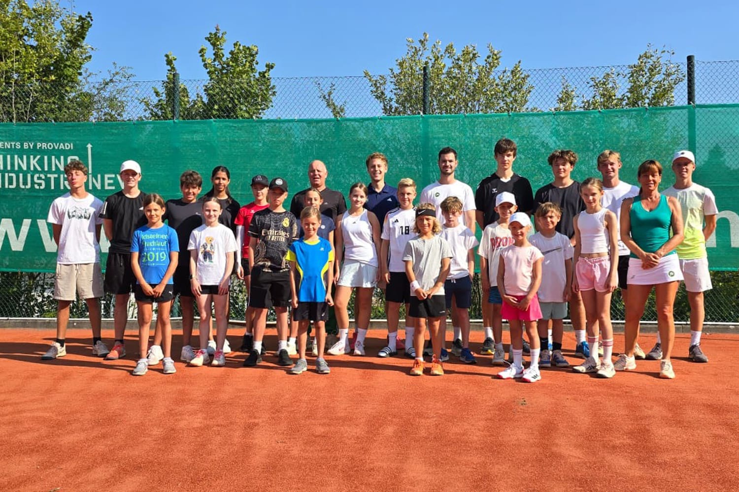 Gruppenbild vom ITC-Tenniscamp 2025